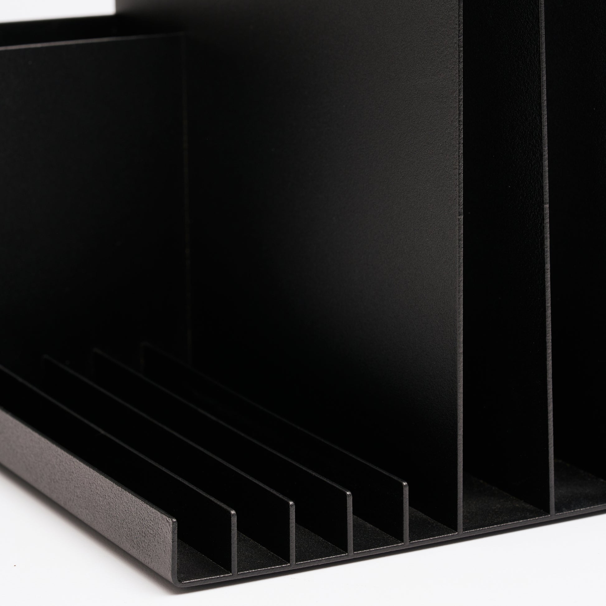 Front dividers and rear dividers of the black Align Desk Caddy from Apto.