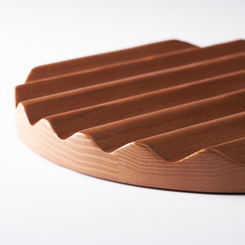 Wave Magnetic Trivet - Wood